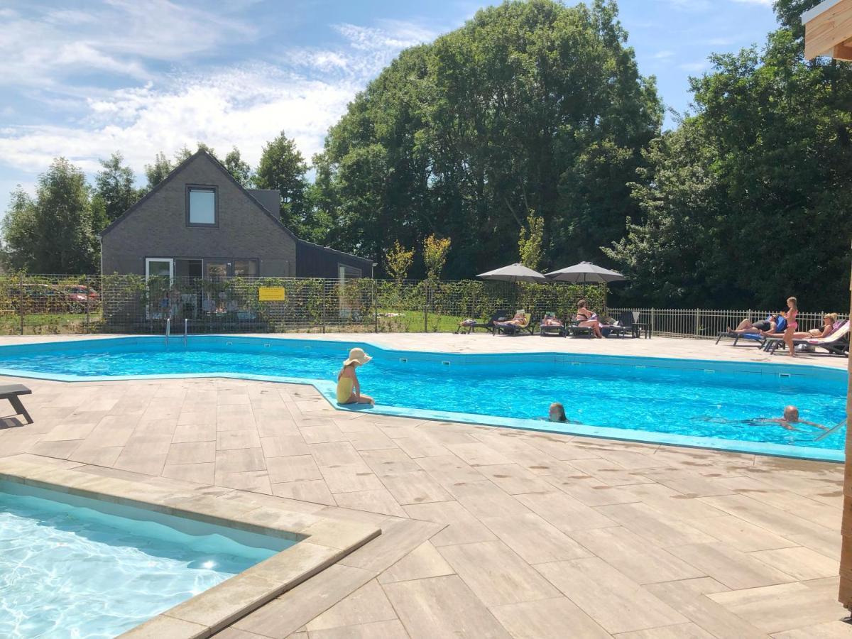 Chalet 2A Op Recreatiepark De Wielen Синт-Мартен Экстерьер фото